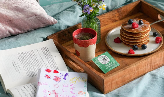 Offrir un moment de bien-être à sa maman : nos idées de pause tisane parfaite