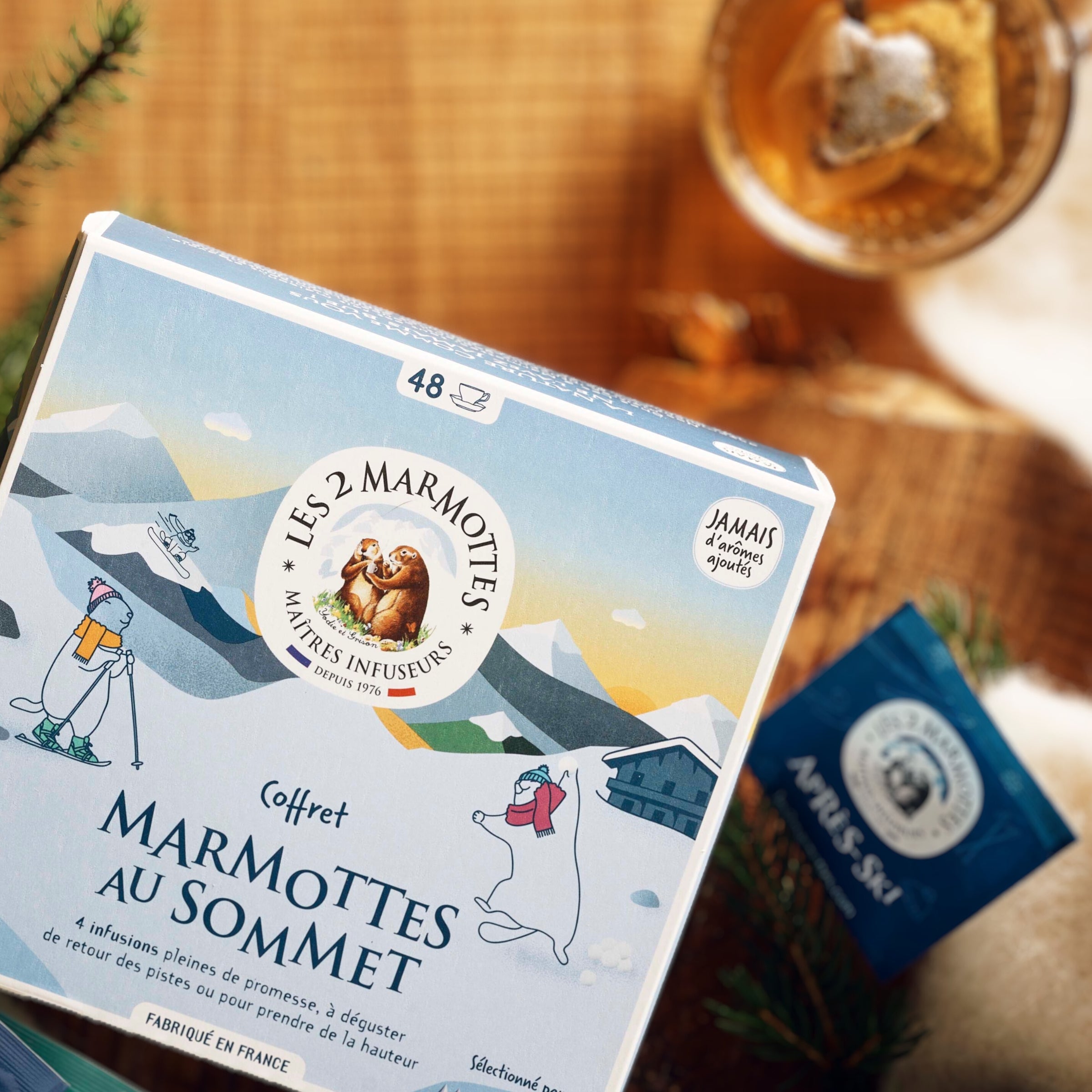 Petit coffret de tisanes de montagne : 4 infusions Les 2 Marmottes au sommet, pour un souvenir des vacances au ski