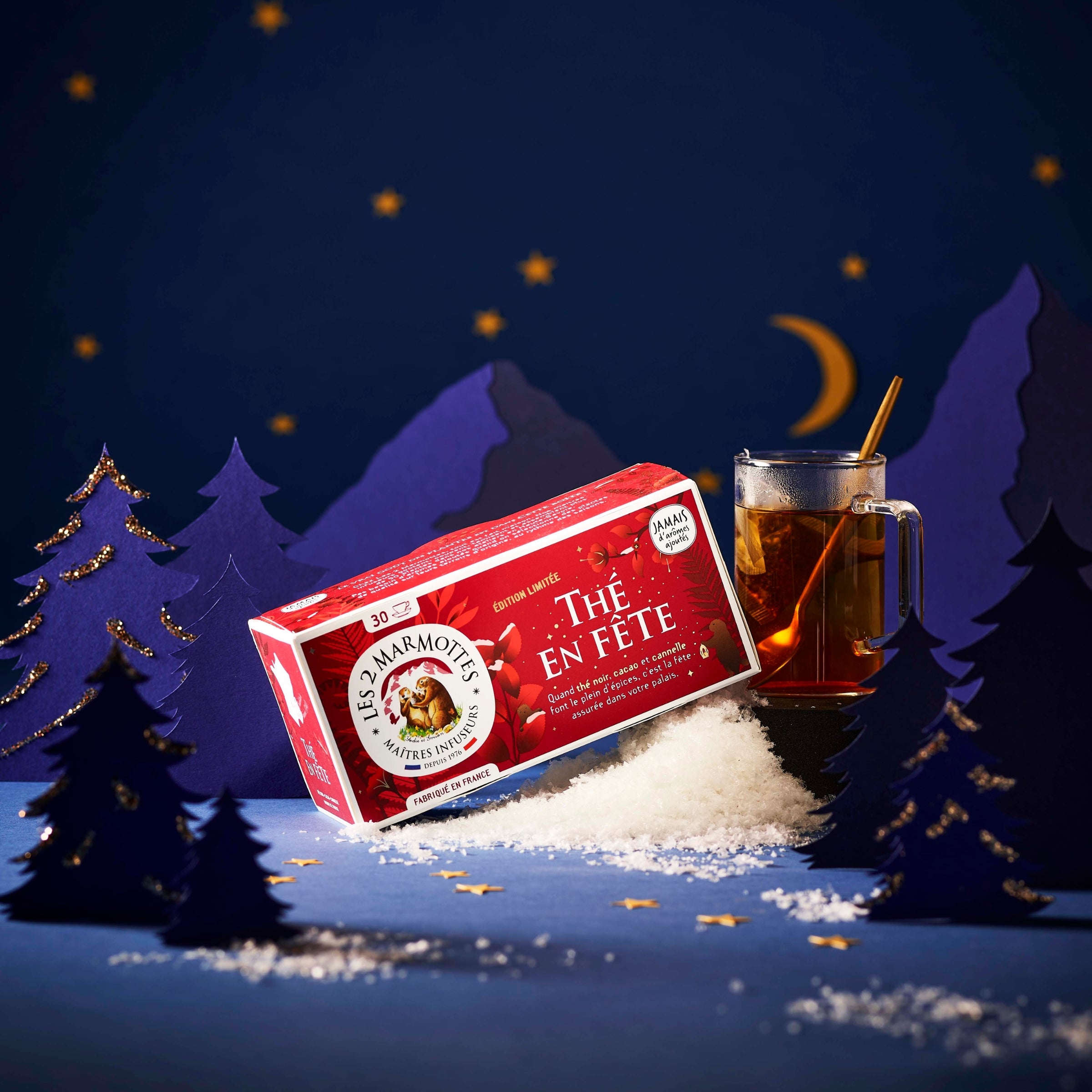 Thé de Noël les 2 Marmottes : thé noir bio, écorces de cacao, orange, cannelle et autres épices. Edition limitée pour les fêtes, idée cadeau noel pour fans de thés.